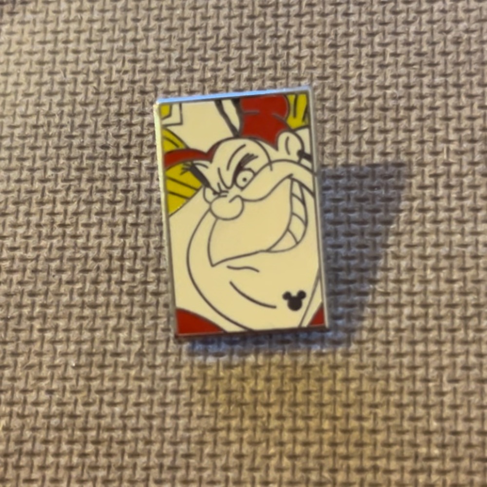 Queen of Hearts ❤️ | Disney Trading Pin | Hidden Mickey 5 of 5